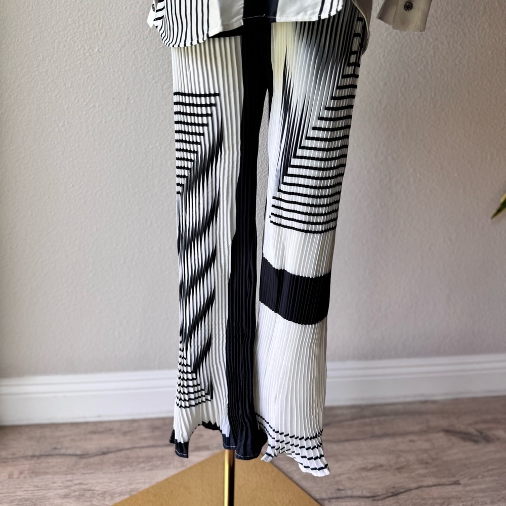 NWOT Black White Geometric Striped‎ Button-Up Shirt Wide Leg Pants Matching Set - Picture 4 of 6